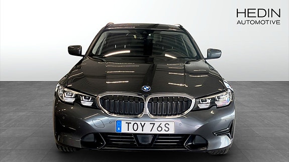 BMW 330e 8 of 9
