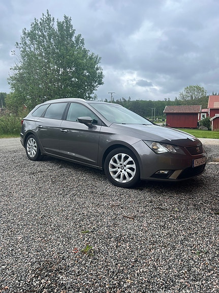 Seat Leon 2 of 5
