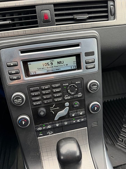 Volvo XC70 17 of 25