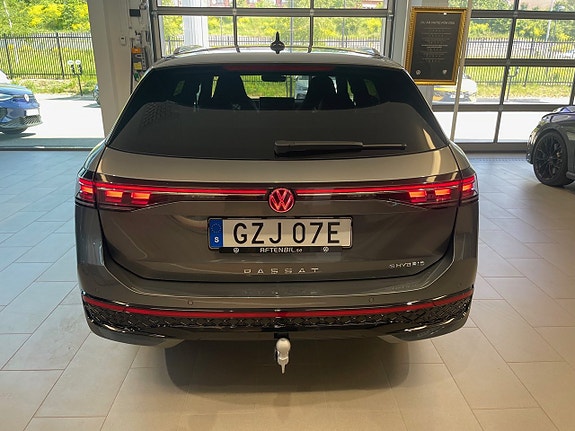 Volkswagen Passat 6 of 21
