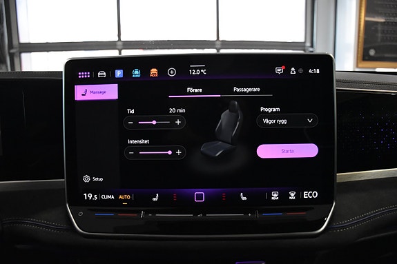 Volkswagen Passat 19 of 21
