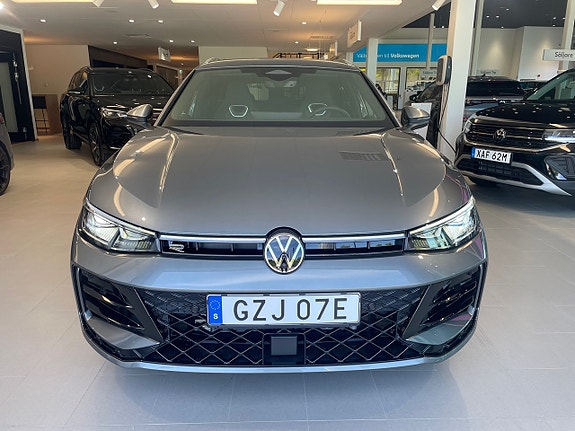 Volkswagen Passat 2 of 5