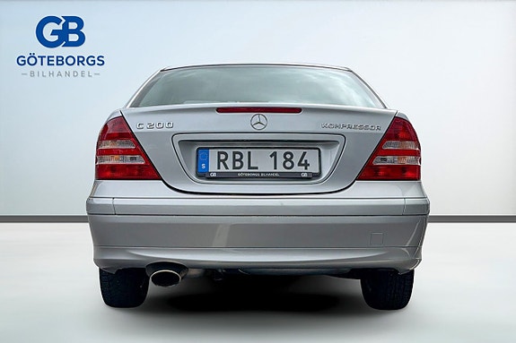 Mercedes-Benz C200 5 of 5