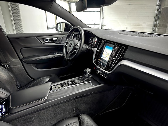 Volvo V60 Cross Country 21 of 28