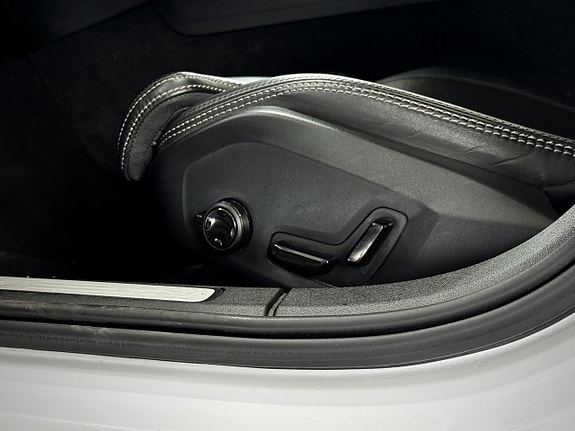 Volvo V60 Cross Country 25 of 28