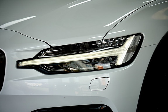 Volvo V60 Cross Country 22 of 28