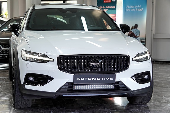 Volvo V60 Cross Country 6 of 28