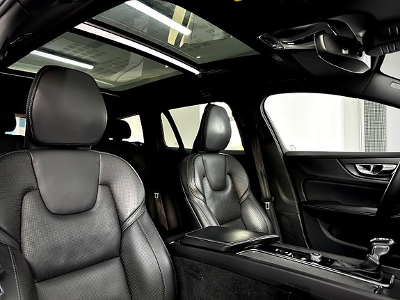 Volvo V60 Cross Country 10 of 28