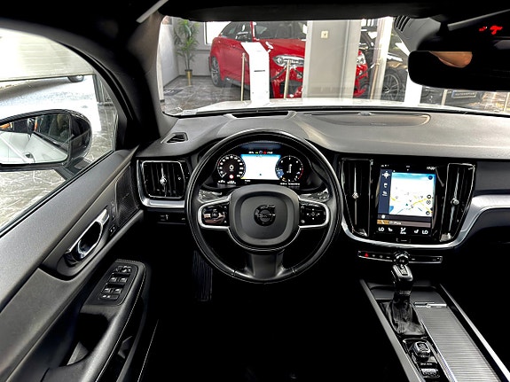 Volvo V60 Cross Country 18 of 28