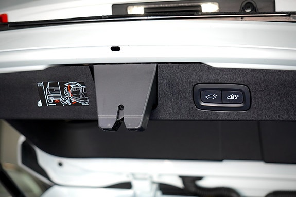 Volvo V60 Cross Country 24 of 28
