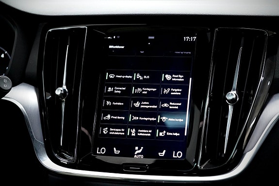 Volvo V60 Cross Country 15 of 28