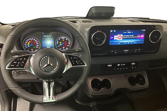 Mercedes-Benz eSprinter 320 8 of 25