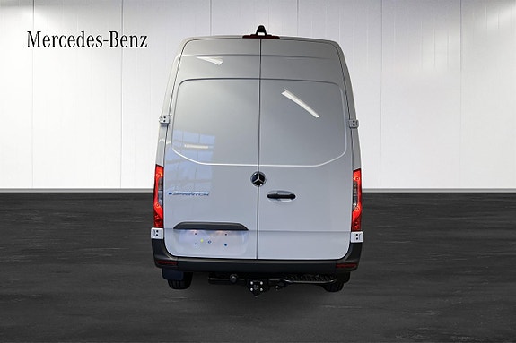 Mercedes-Benz eSprinter 320 15 of 25