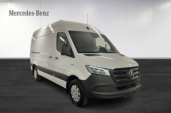 Mercedes-Benz eSprinter 320 2 of 25