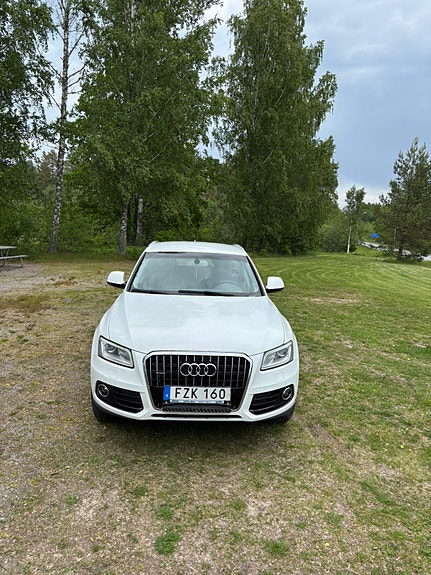 Audi Q5 2 of 5