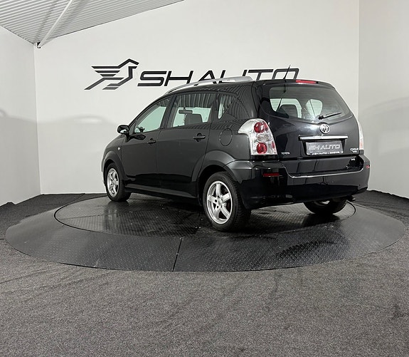 Toyota Corolla Verso 7 of 17