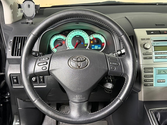 Toyota Corolla Verso 13 of 17