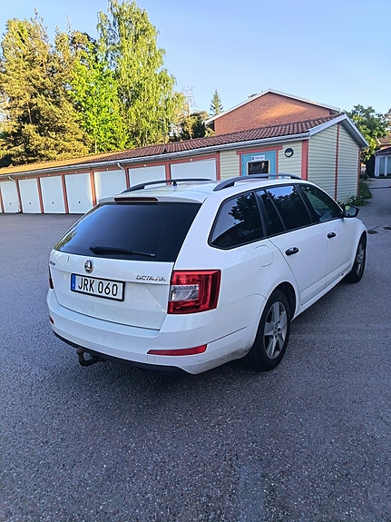 Skoda Octavia 3 of 5