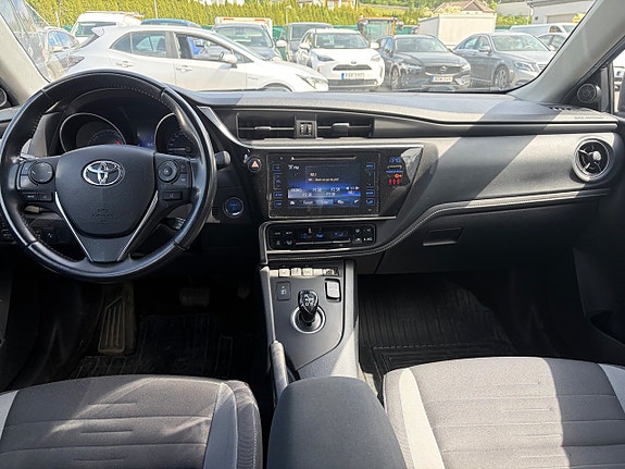 Toyota Auris 7 of 7