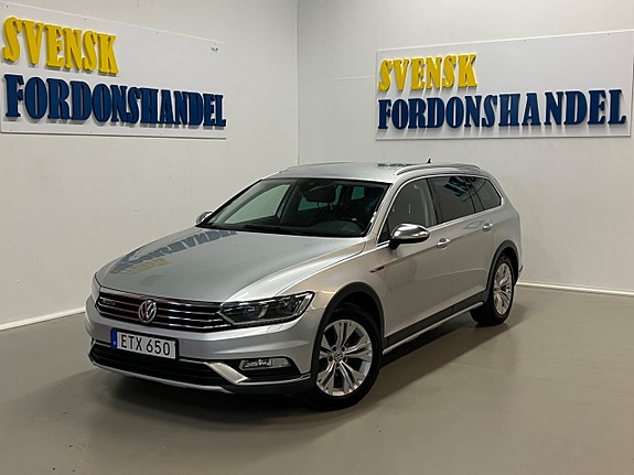 Volkswagen Passat Alltrack 2 of 5