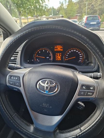 Toyota Avensis 5 of 5