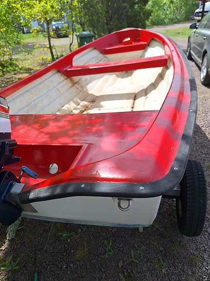 Motorbåt med kärra 2 of 3