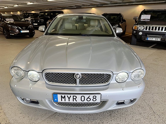 Jaguar XJ 7 of 23