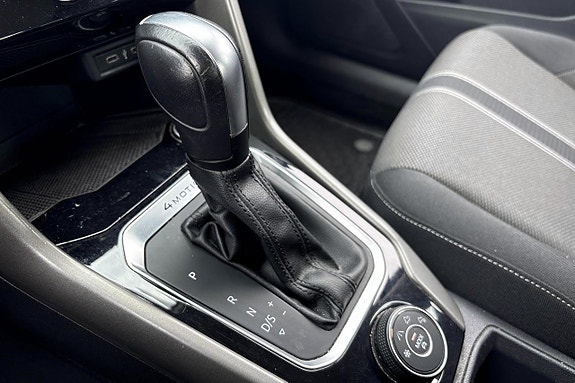 Volkswagen T-Roc 13 of 14