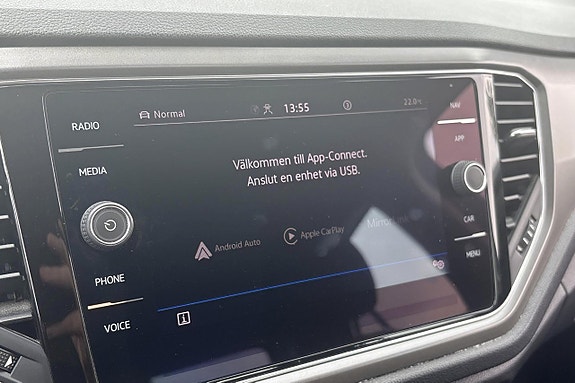 Volkswagen T-Roc 12 of 14