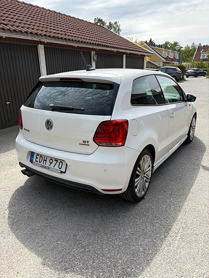 Volkswagen Polo 2 of 5
