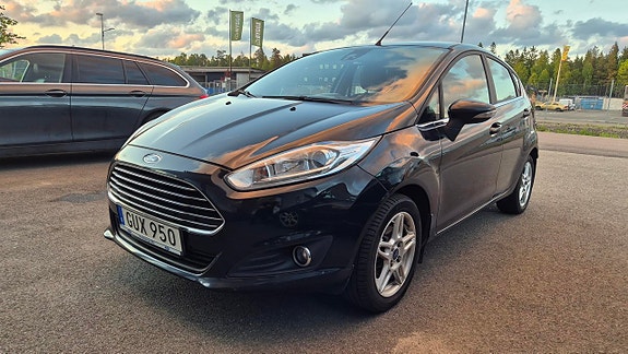 Ford Fiesta 2 of 5