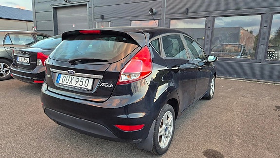 Ford Fiesta 3 of 5