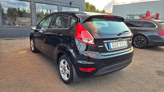 Ford Fiesta 4 of 5