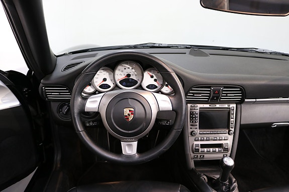 Porsche 911 Carrera S 7 of 25