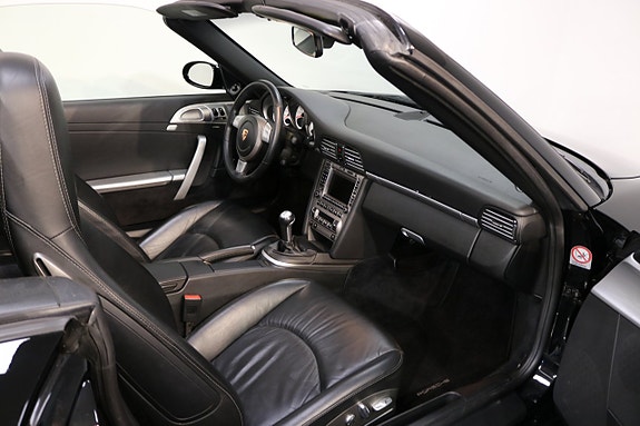 Porsche 911 Carrera S 11 of 25