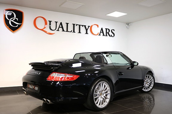 Porsche 911 Carrera S 3 of 5
