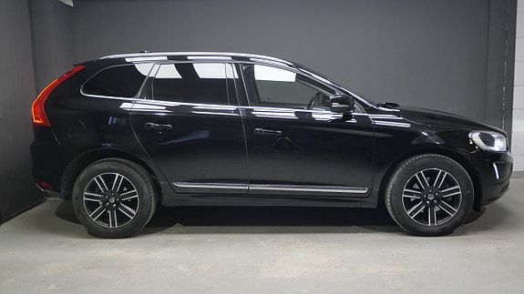 Volvo XC60 2 of 5