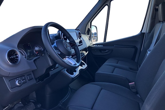 Mercedes-Benz Sprinter 319 12 of 24