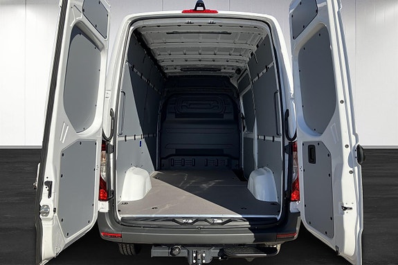 Mercedes-Benz Sprinter 319 17 of 24