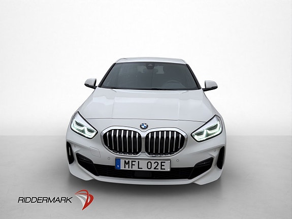BMW 118i 2 of 5