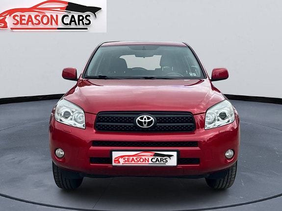 Toyota RAV4 2 of 5