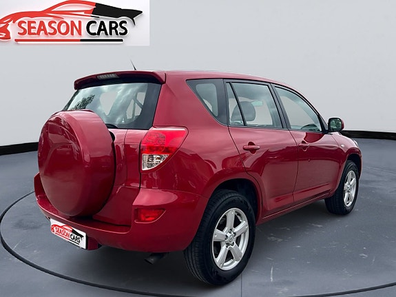 Toyota RAV4 5 of 5