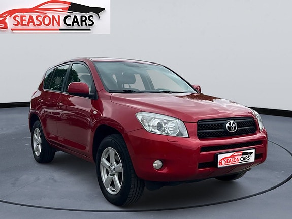 Toyota RAV4 3 of 5