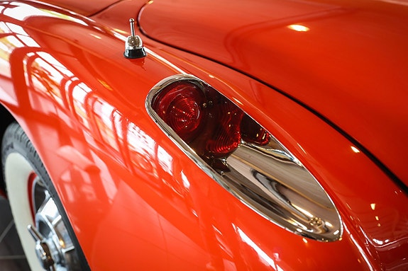 Chevrolet Corvette 25 of 28