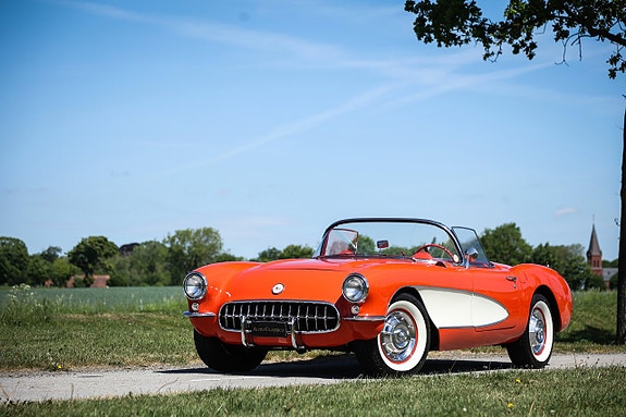 Chevrolet Corvette 2 of 28
