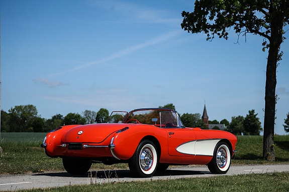 Chevrolet Corvette 9 of 28