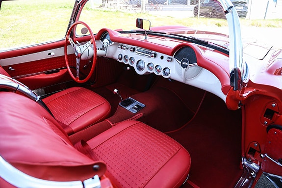 Chevrolet Corvette 20 of 28