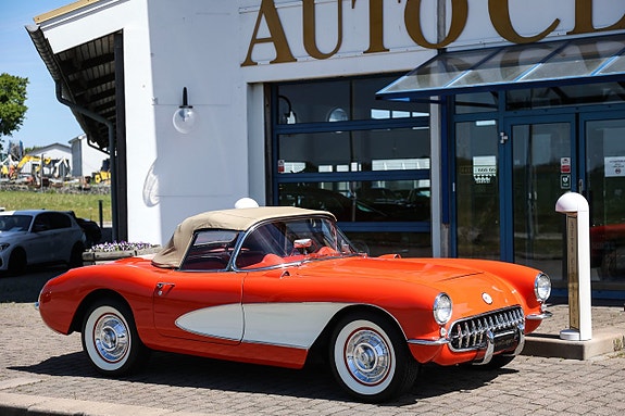 Chevrolet Corvette 12 of 28