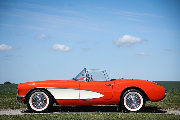 Chevrolet Corvette 10 of 28