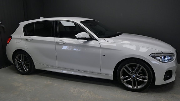 BMW 120i 4 of 5